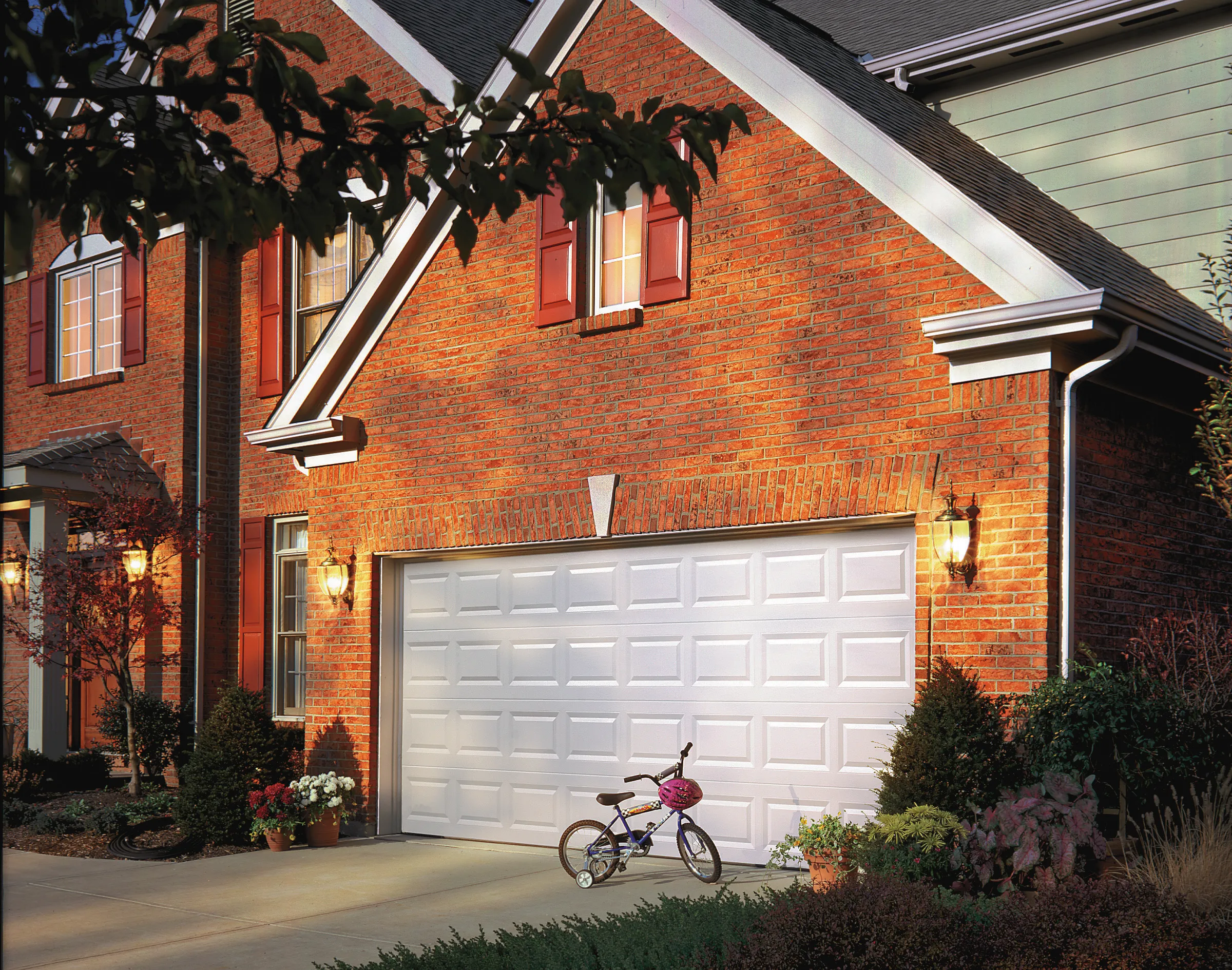 Save Money on Your Utility Bills With Your Garage Door
